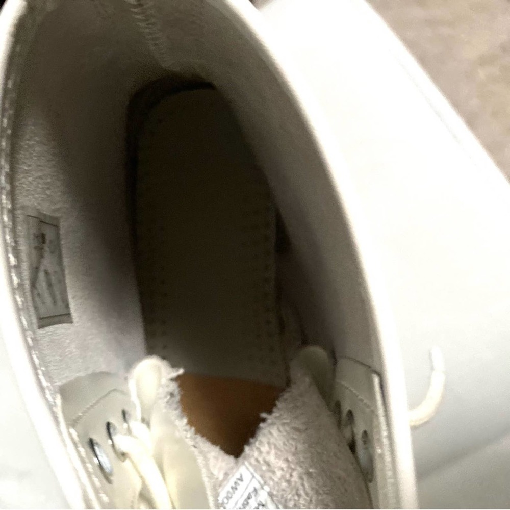 Dr. Martens White Ankle Boots Timeless Style - Picture 9 of 10